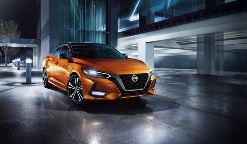 Nissan Sentra: Advance lleno