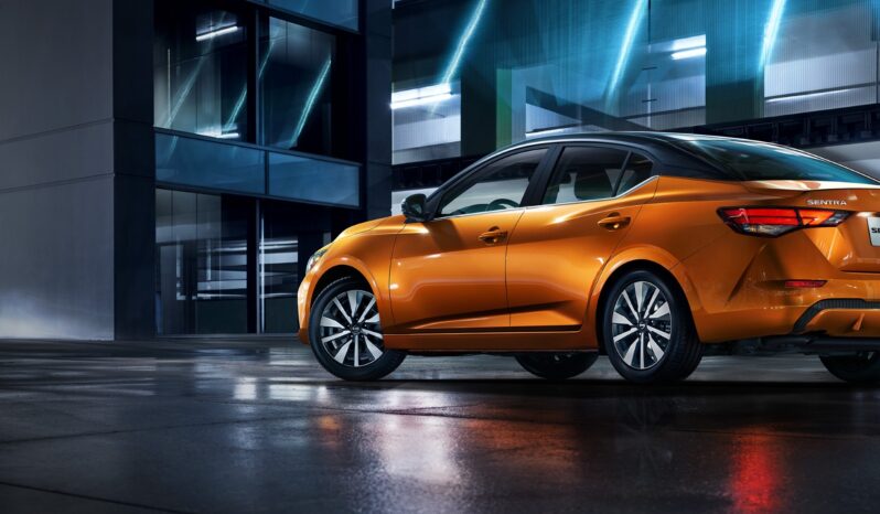 Nissan Sentra: Advance lleno