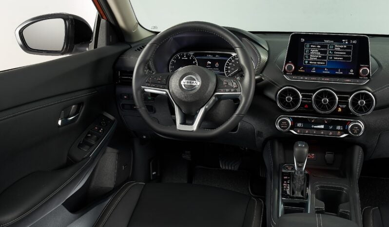 Nissan Sentra: Advance lleno
