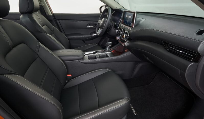 Nissan Sentra: Advance lleno