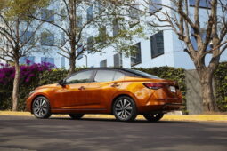Nissan Sentra: Advance lleno