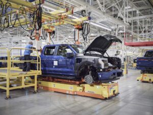 Ford F-150 Lightning desde la línea de ensamblaje