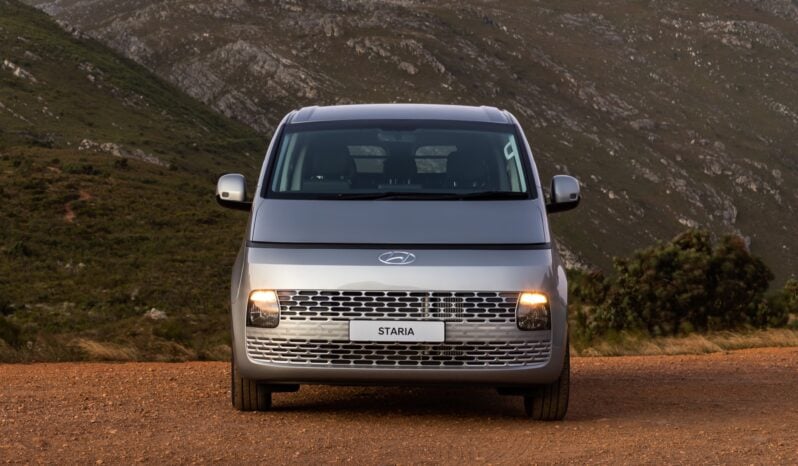 Hyundai Staria 11 Pasajeros lleno