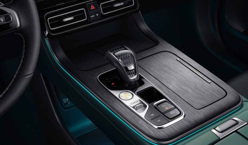 GAC GS8: GL lleno