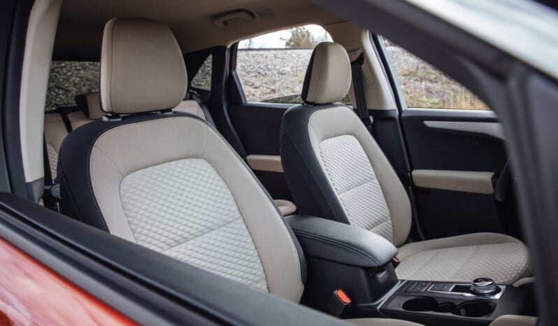 Ford Escape: SE Sport lleno