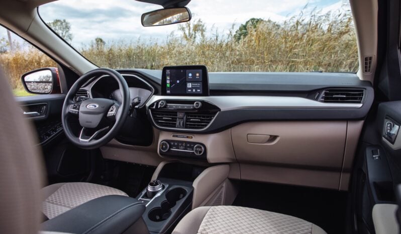 Ford Escape: SE Sport lleno