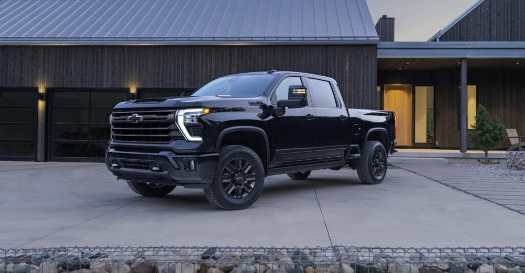 Chevrolet Silverado 2500 HD Midnight Edition 2024: Exterior