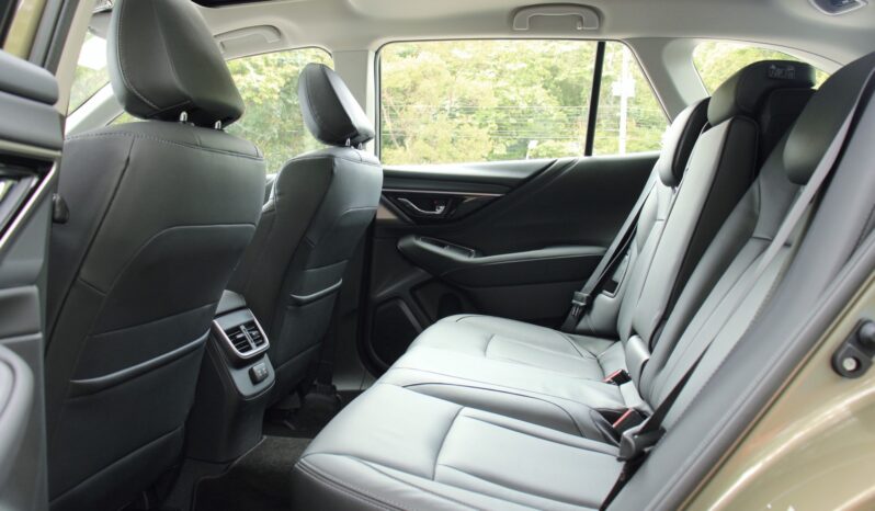 Subaru Outback Touring lleno