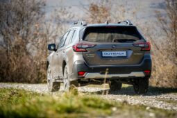 Subaru Outback Touring lleno