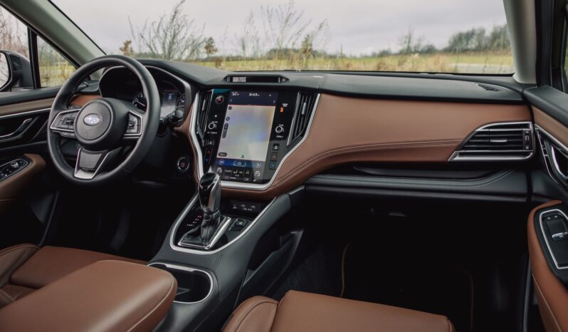 Subaru Outback Touring lleno