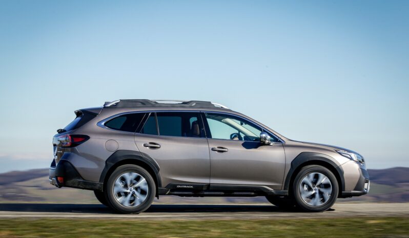 Subaru Outback Touring lleno