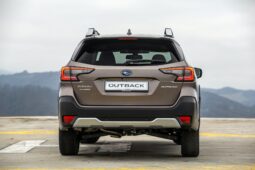 Subaru Outback Touring lleno