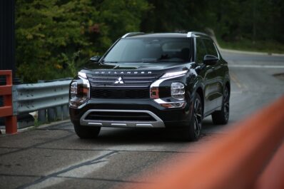 Mitsubishi Outlander PHEV: Exterior