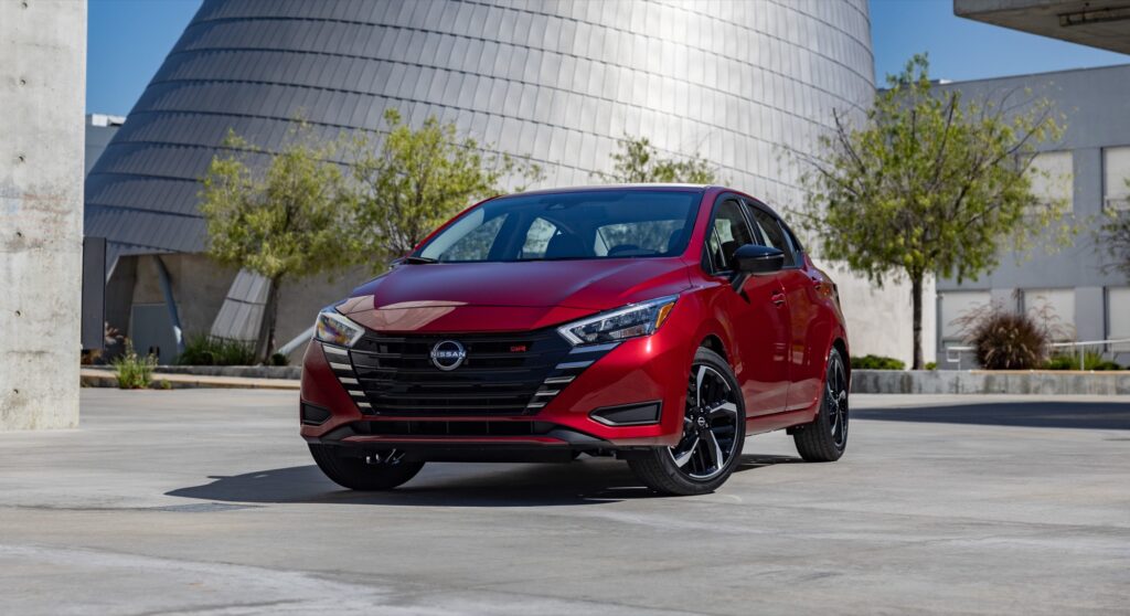 Nissan Versa 2023: Exterior