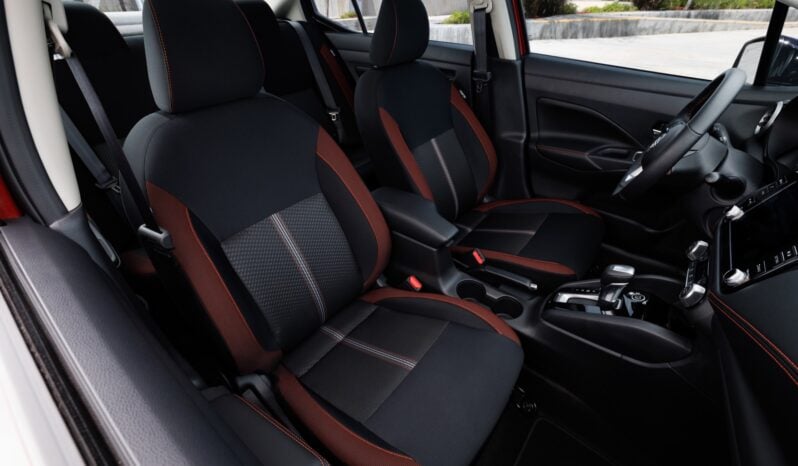 Nissan Versa: Sense lleno