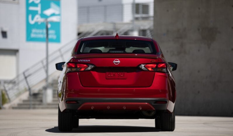 Nissan Versa: Sense lleno
