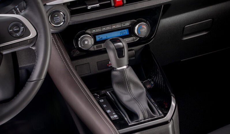 Toyota Yaris: Automático lleno