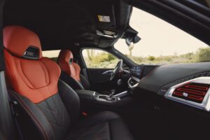 BMW XM Label Red: Interior