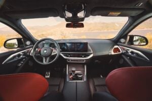 BMW XM Label Red: Interior