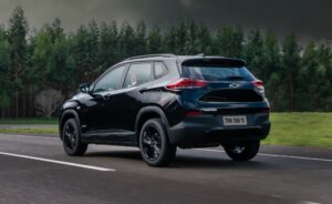 Chevrolet Tracker Midnight: Exterior