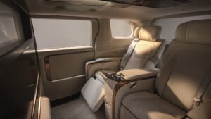 Lexus LM: Interior