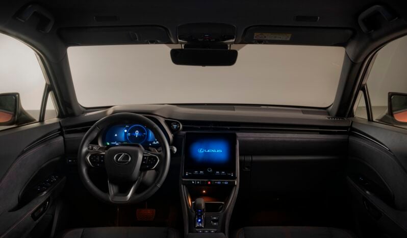 Lexus LBX: Active lleno