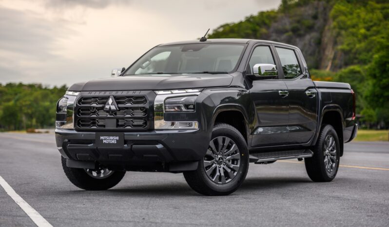 Mitsubishi L200: C/S Base MT lleno