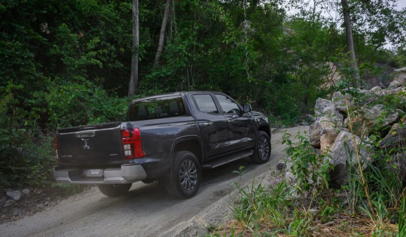 Mitsubishi L200: C/S Base MT lleno