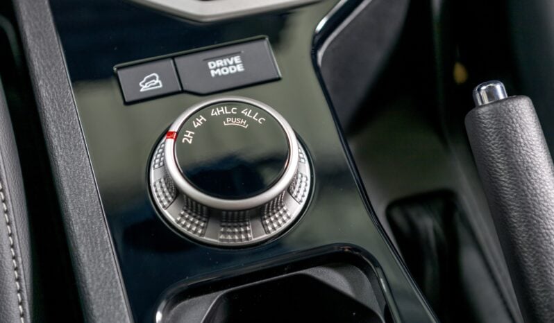 Mitsubishi L200: C/S Base MT lleno