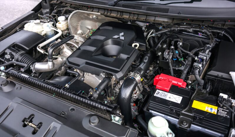 Mitsubishi L200: C/S Base MT lleno