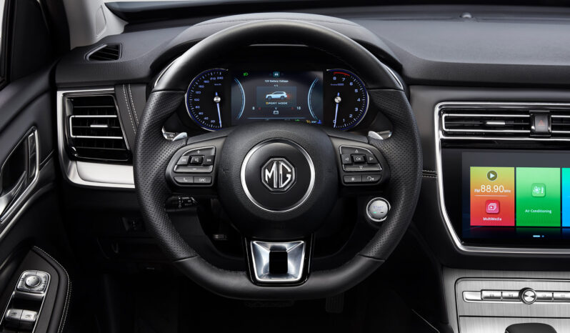 MG RX8: Elegance 2WD lleno