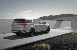 Kia Carnival: Limited lleno