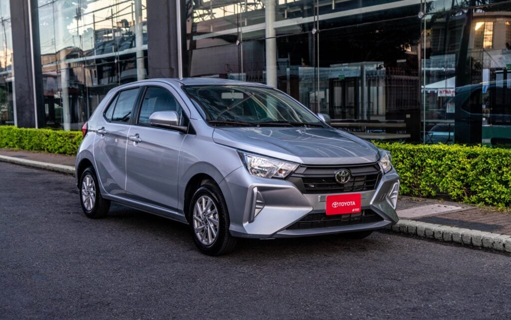 Toyota Agya: Exterior