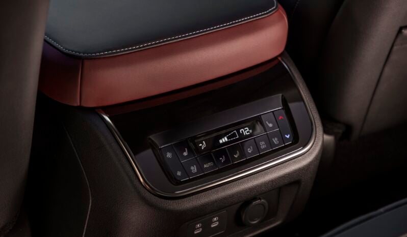 Infiniti QX80 lleno