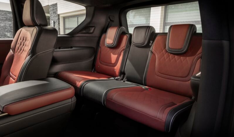 Infiniti QX80 lleno