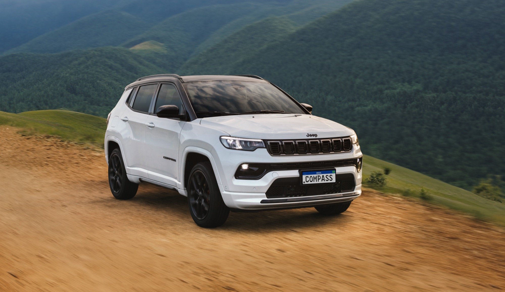 Jeep Compass 2025 en Brasil Ahora con motor 2.0T Hurricane y nuevas versiones Blackhawk y