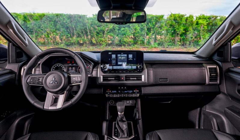 Mitsubishi L200: C/S Base MT lleno