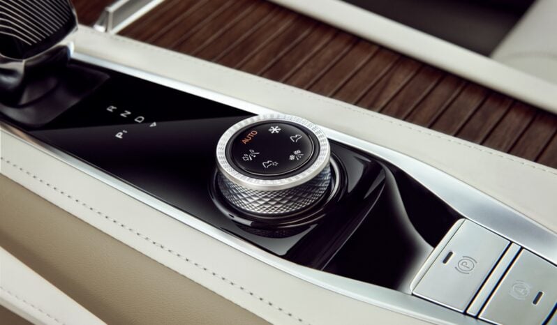 MG RX9: Luxury lleno