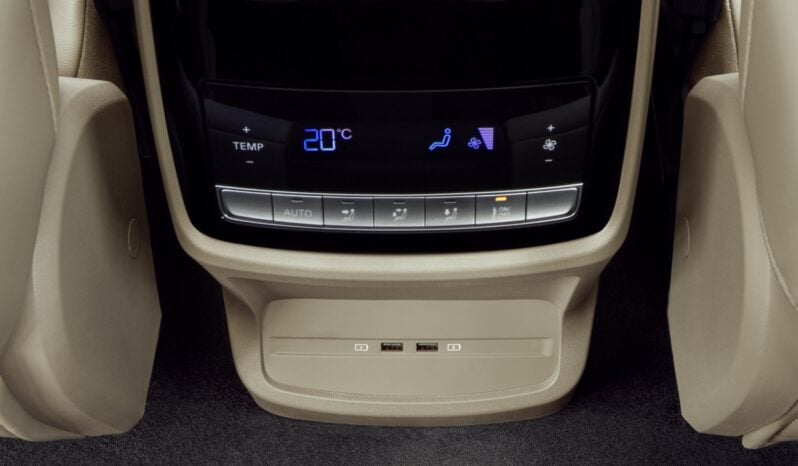 MG RX9: Luxury lleno