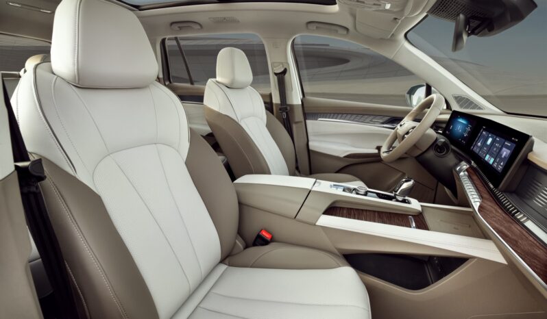 MG RX9: Luxury lleno