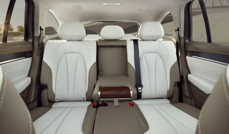 MG RX9: Luxury lleno