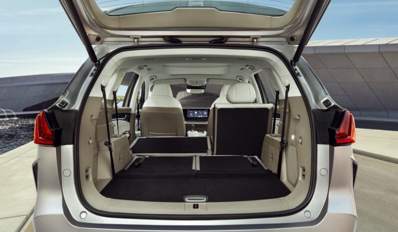 MG RX9: Luxury lleno