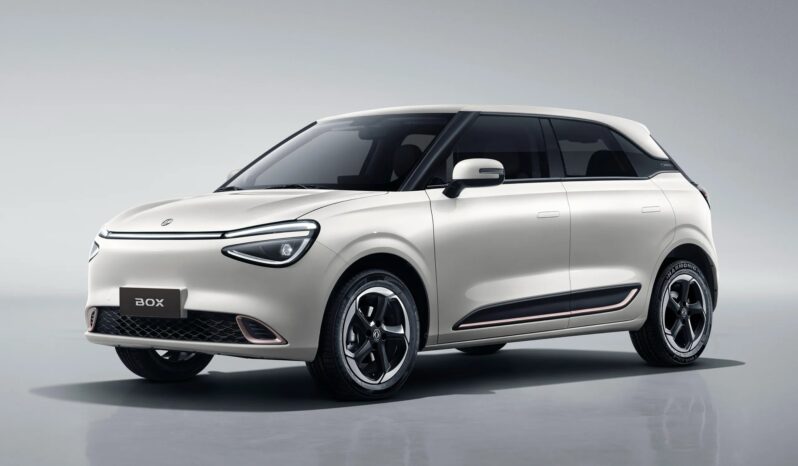 Dongfeng Nammi 01: 330 Air lleno