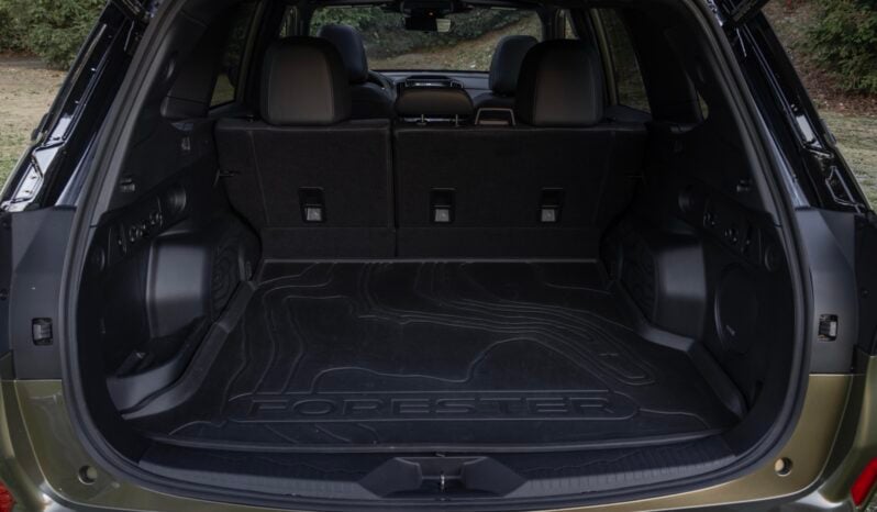 Subaru Forester: Limited lleno