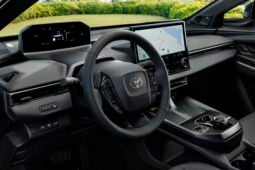 Toyota bZ4X: FWD lleno