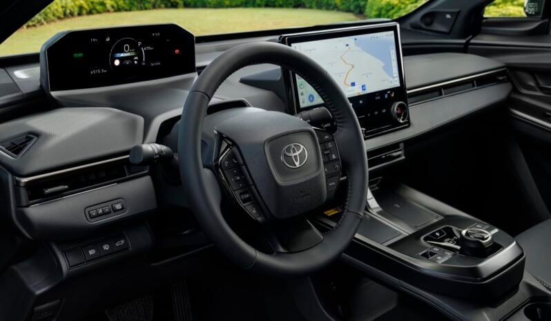 Toyota bZ4X: FWD lleno