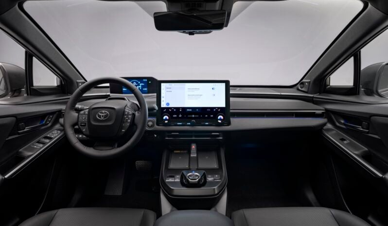 Toyota bZ4X: FWD lleno