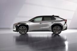 Toyota bZ4X: FWD lleno