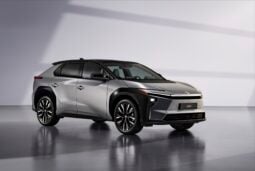 Toyota bZ4X: FWD lleno